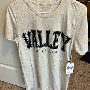 Ellandemm valley tee NWT small
